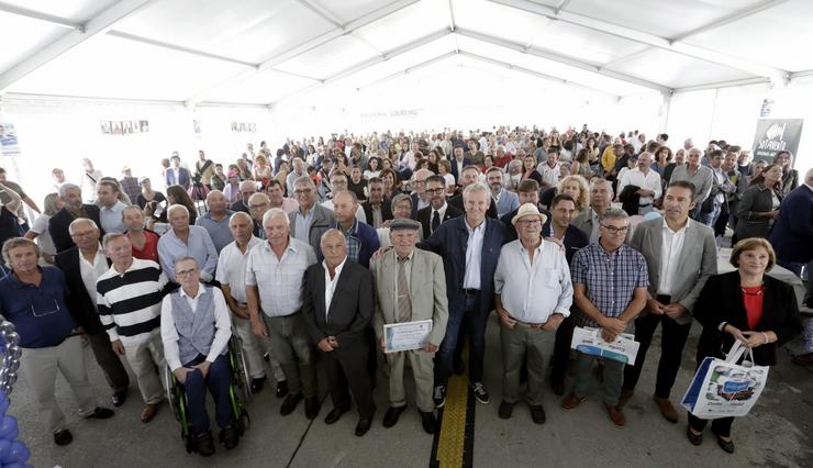 O presidente da Xunta, Alfonso Rueda, asiste á celebración do centenario da Confraría de Pescadores San Andrés de Portosín, en Porto do Son / XUNTA