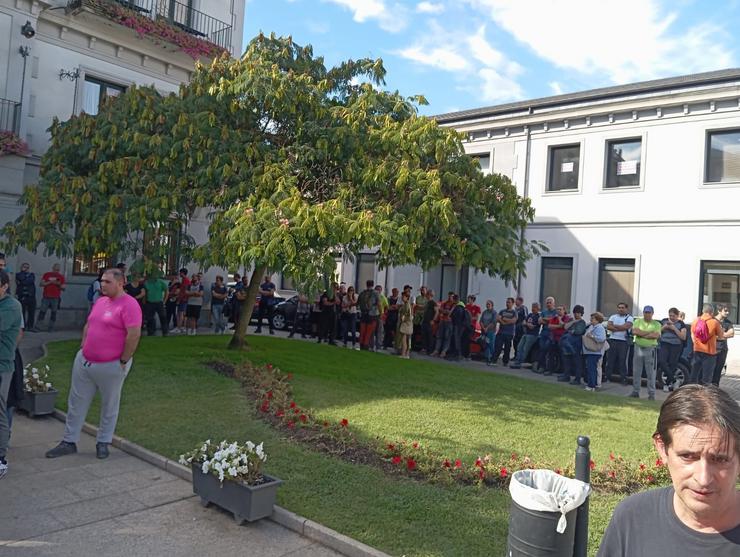 Traballadores protestan en Ou Barco polo desaolojo dunha louseira. REMITIDA /EP / Europa Press