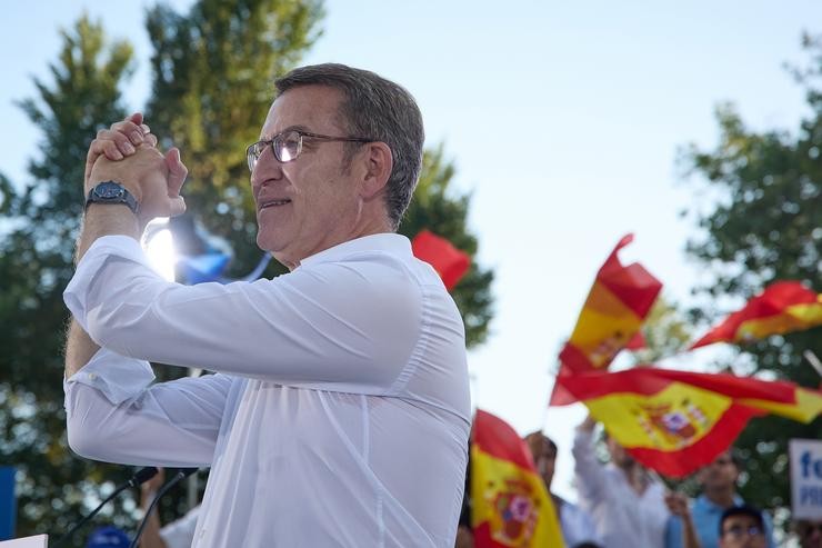 Arquivo - O líder do Partido Popular e candidato á Presidencia do Goberno, Alberto Núñez Feijóo, durante un acto de campaña electoral, en Ponte do Rei, a 20 de xullo de 2023, en Madrid (España). O Partido Popular celebrou este mitin de face. Jesús Hellín - Europa Press - Arquivo