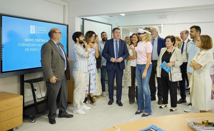 O conselleiro de Cultura, Educación, FP e Universidades, Román Rodríguez, inaugura o novo Centro de Formación e Recursos para o profesorado en Vigo / XUNTA DE GALICIA