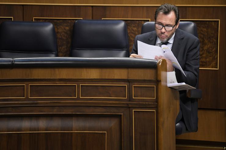 O ministro de Transportes e Mobilidade Sustentable, Óscar Ponte, durante unha sesión de control ao Goberno, no Congreso dos Deputados, a 16 de outubro de 2024, en Madrid (España). O PP e Vox preguntan sobre o 