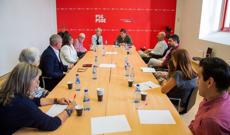 Reunión do Grupo Socialista coa asociación Agaela. PSDEG / Europa Press