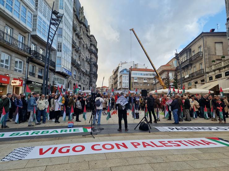 Imaxe da concentración deste xoves en Vigo / PEDRO DAVILA