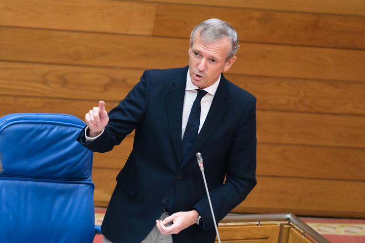 O presidente da Xunta, Alfonso Rueda, na sesión de control do Parlamento de Galicia / DAVID CABEZON @ XUNTA - Arquivo