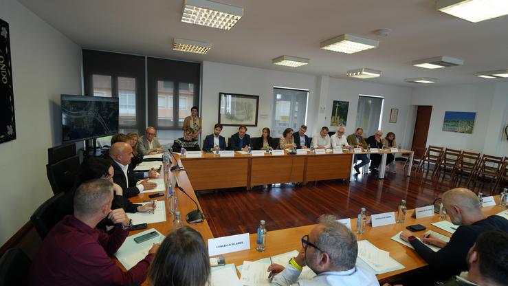 Reunión de representantes de concellos afectados pola AP-9. ÁRTABRA COMUNICA / Europa Press