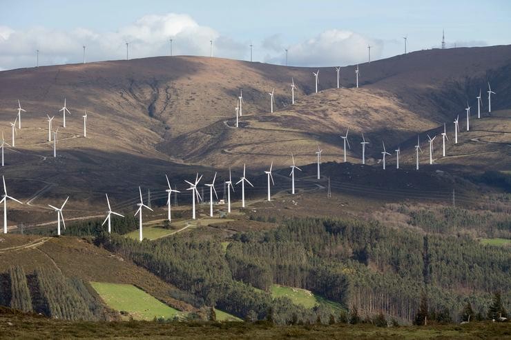 Varios aeroxeradores no parque eólico de Vilachá, a 15 de marzo de 2024, en Lugo / Carlos Castro / Europa Press