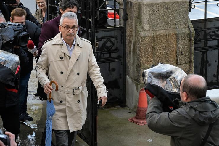 Arquivo - Chegada do pai de Samuel Luiz á Audiencia da Coruña onde se xulga o crime do seu fillo. M. DYLAN - Arquivo / Europa Press