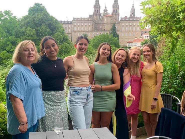Felisa e María coas súas estudantes de Estados Unidos
