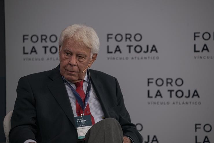 Felipe González no Foro A Toja, no Grove (Pontevedra). ELENA FERNÁNDEZ / Europa Press