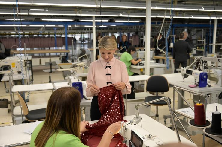 A vicepresidenta segunda e ministra de Traballo e Economía Social, Yolanda Díaz, visita as instalacións de Inditex en Arteixo, A Coruña, (España). A vicepresidenta segunda reúnese hoxe en Arteixo coa dirección de Inditex e tamén co comité de e. M. Dylan - Europa Press