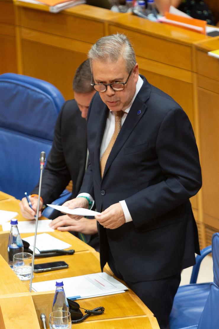 O conselleiro de Sanidade, Antonio Gómez Caamaño, no Parlamento galego.. XUNTA / Europa Press
