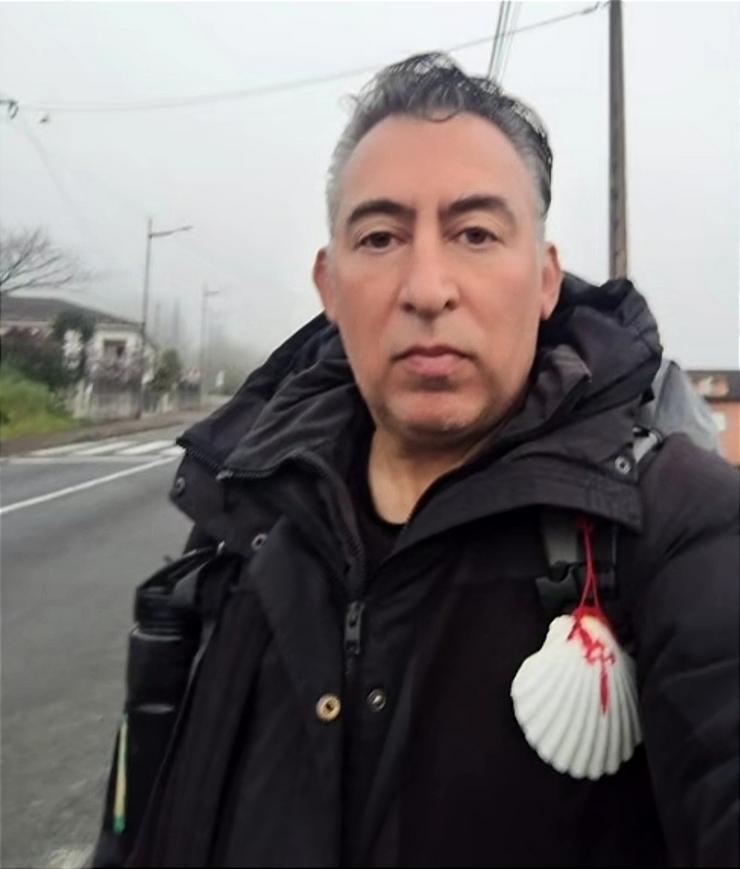 Luis Martínez durante o seu Camiño á altura de Padrón 