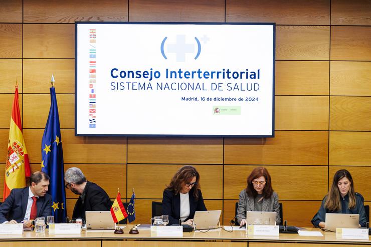 A ministra de sanidade, Mónica García, durante o pleno do Consello Interterritorial do Sistema Nacional de Saúde /Carlos Luján