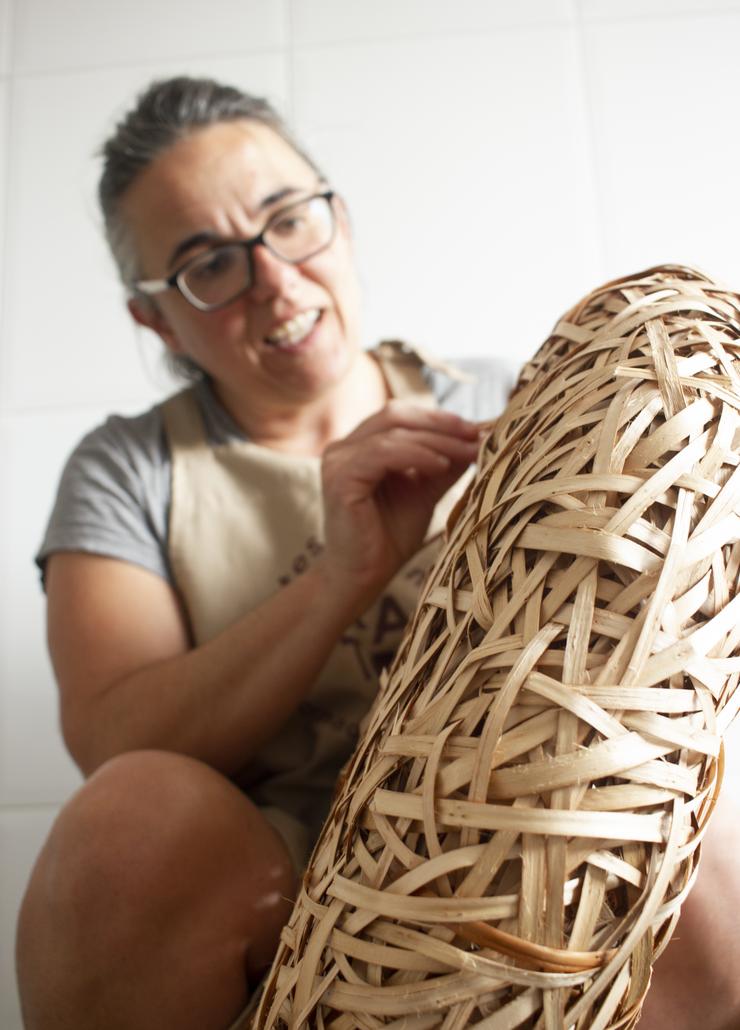 Julia de la Cal coa súa obra / Samuel Ortiz Lois