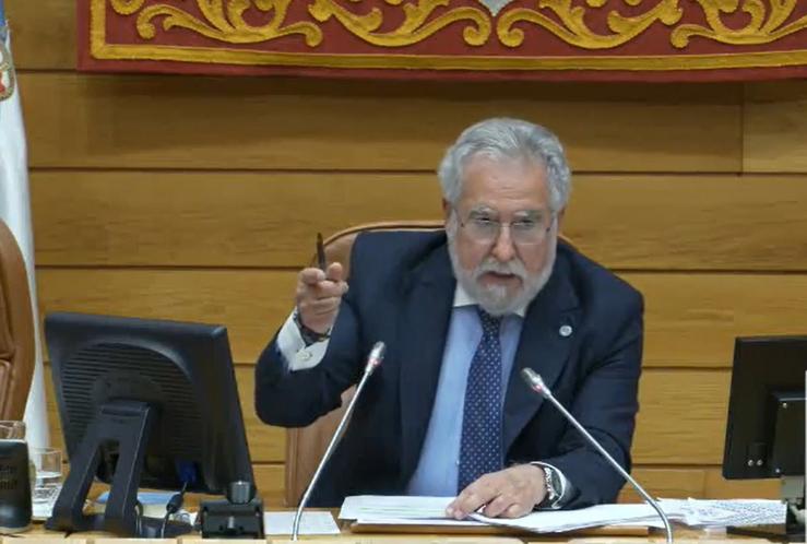 O presidente do Parlamento de Galicia, Miguel Santalices, modera o pleno / PARLAMENTO DE GALICIA
