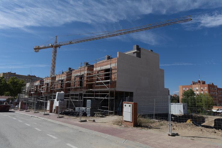 Vista xeral de obras de vivenda nova / Eduardo Parra - Arquivo