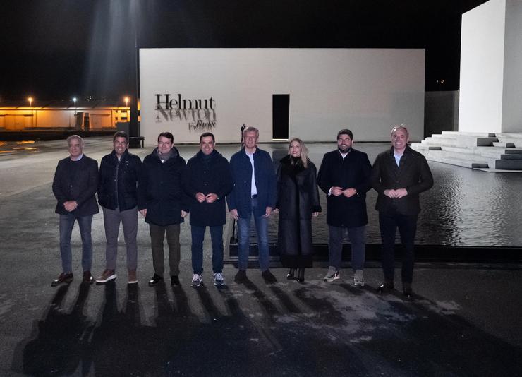 O presidente do PPdeG, Alfonso Rueda, e líderes autonómicos do PP visitan a mostra de Helmut Newton / PPDEG