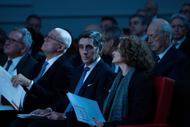 Arquivo - (E-D) O presidente da escola UPF School of Management, Jaume Casals; O presidente executivo de Telefónica, José María Álvarez-Pallete e a reitora de UPF, Laia de Nadal, durante a cerimonia de entrega do Premio Empresario do Ano 2022, e. David Zorrakino - Europa Press