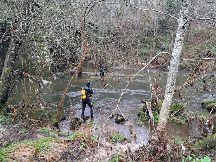 Renovan pola zona do río Arenteiro a procura da muller de 54 anos desaparecida do Carballiño (Ourense). GARDA CIVIL DE OURENSE 