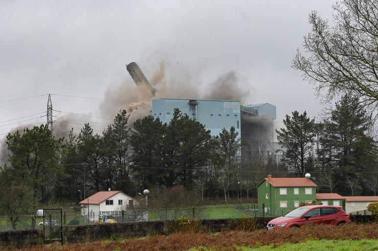 Arquivo - Voadura da caldeira da planta térmica de Naturgy en Meirama. M. Dylan - Europa Press - Arquivo / Europa Press