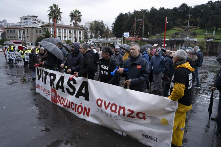 Traballadores de Vitrasa en folga protestan durante unha sesión plenaria do Concello de Vigo, a 28 de decembro de 2023, en Vigo / Adrián Irago - Arquivo