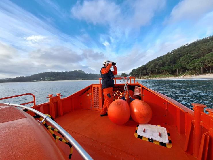 Medios de Salvamento Marítimo buscan sacos de pélets no mar / DELEGACIÓN DO GOBERNO - Arquivo