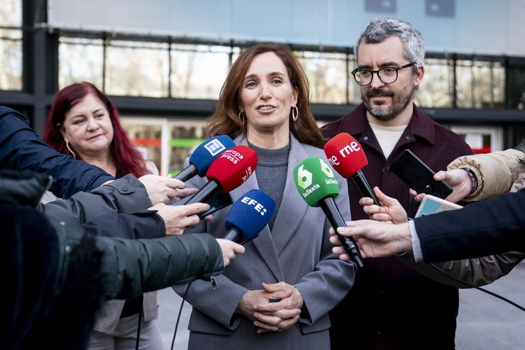A ministra de Sanidade, Mónica García, ofrece unhas declaracións á prensa. A. Pérez Meca - Europa Press / Europa Press