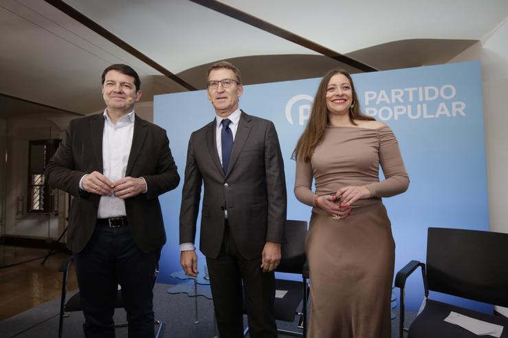  Alberto Núñez Feijóo, Alfonso Fernández Mañueco e Ester Muñoz,. FERNANDO OTERO/EUROPA PRESS / Europa Press