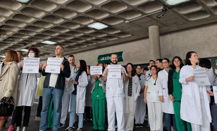 Médicos de urxencias concéntranse no Hoispital Clínico de Santiago. 