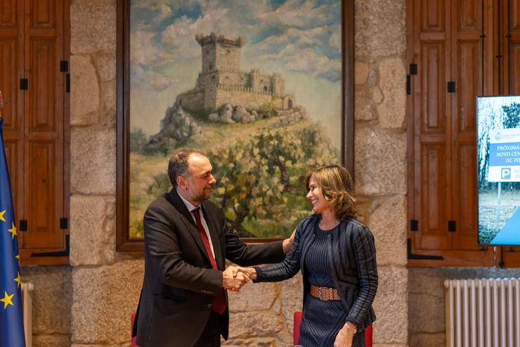 Sanidade asina co Concello de Ponteaereas o convenio para construír un novo centro de saúde. XUNTA 