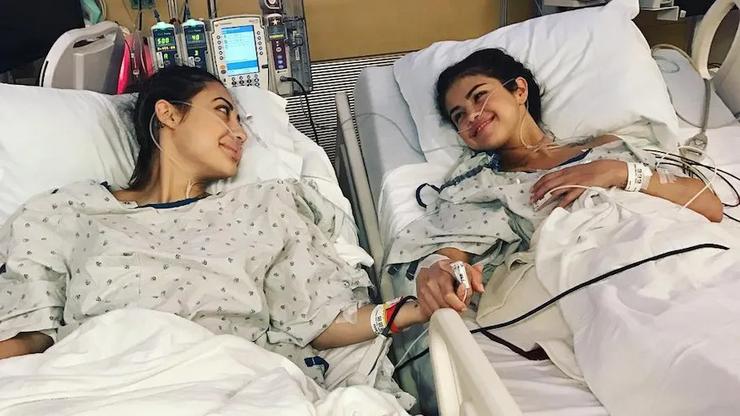 A cantante Selena Gómez cando recibiu o transplante de ril a causa do Lupus 