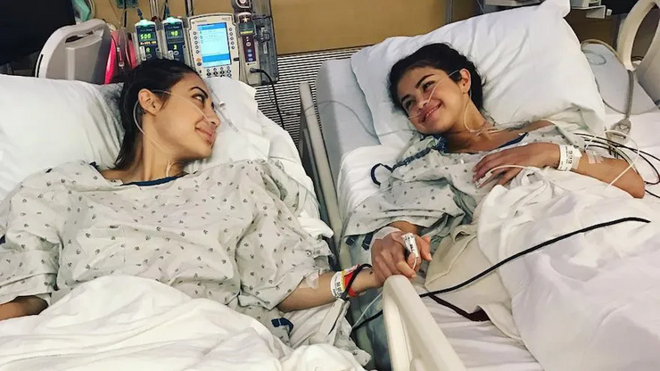 A cantante Selena Gómez cando recibiu o transplante de ril a causa do Lupus