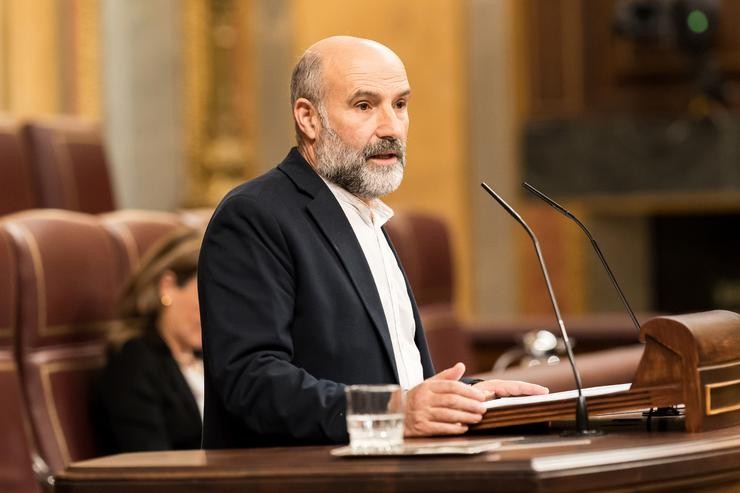 O deputado de BNG Néstor Rego intervén durante un pleno no Congreso dos Deputados. Diego Radamés - Europa Press / Europa Press