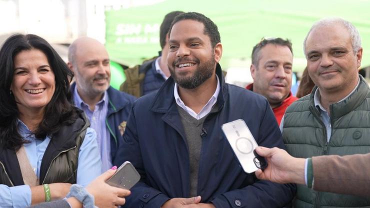 O segretario xeral de Vox, Ignacio Garriga, en declaracións aos medios en Betanzos / VOX