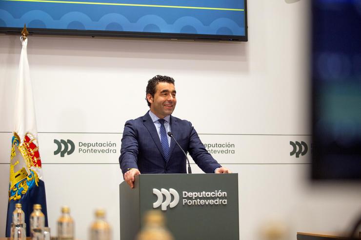 O presidente da Deputación de Pontevedra, Luís López, en rolda de prensa.. DEPUTACIÓN DE PONTEVEDRA