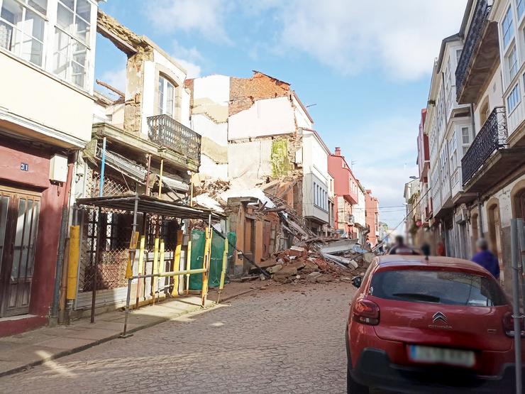 Colapsa un edificio deshabitado no barrio ferrolán de Esteiro / Europa Press