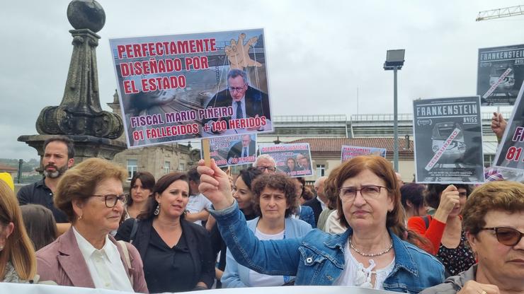 Ana Miranda nun acto sobre Angrois 