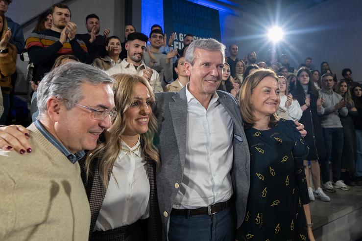 Rueda, Menor, Marta Novoa e Elena Rivo nun mitin en San Cibrao das Viñas / PPDEG - Arquivo