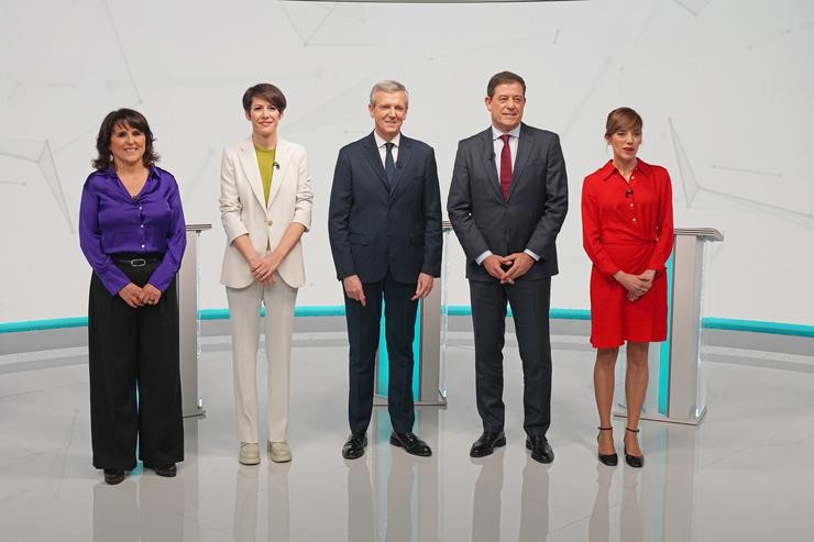 (E-D) A candidata de Podemos Galicia á Presidencia da Xunta, Isabel Faraldo, a candidata do BNG á Presidencia da Xunta de Galicia, Ana Pontón, o presidente da Xunta de Galicia e candidato do PP á reelección, Alfonso Rueda; o do PSdeG, José Ramón Besteiro e a de Sumar, Marta Lois 