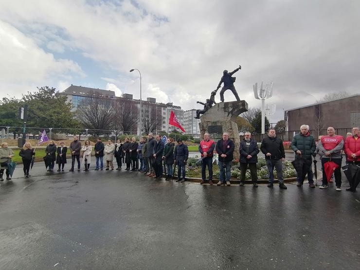 Acto institucional ante o monumento ao 10 de marzo 