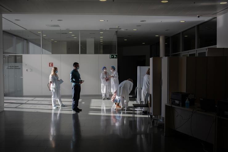 Persoal sanitario durante a pandemia.. David Zorrakino - Europa Press - Arquivo