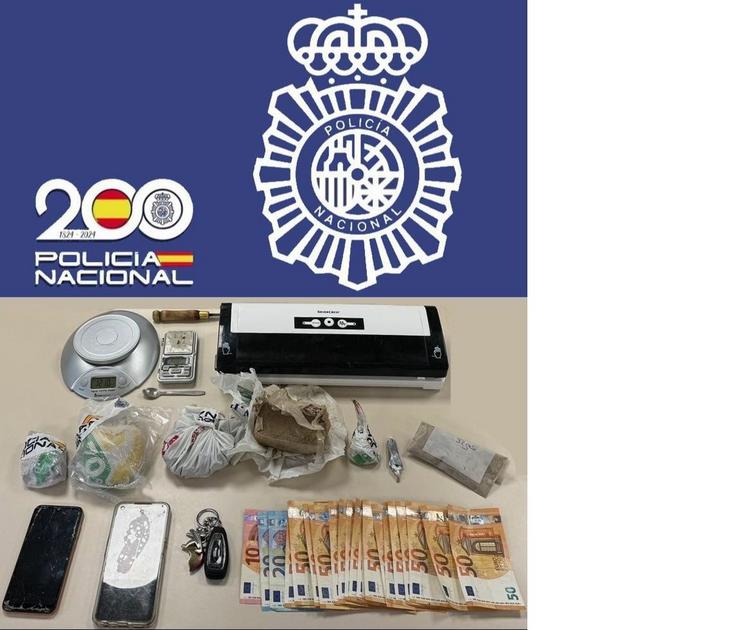 Dous detidos na desarticulación dun grupo criminal dedicado ao tráfico de heroína en Vilagarcía de Arousa / POLICÍA NACIONAL