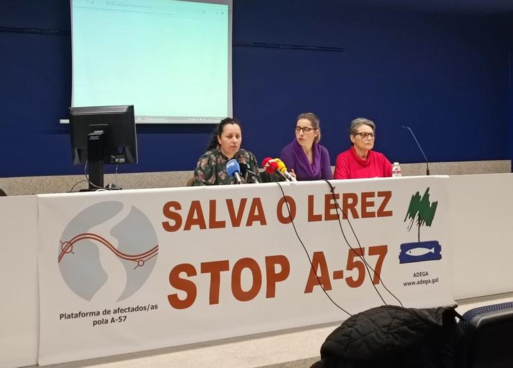 Adega recada fondos para emprender accións legais contra en tramo da autovía A-57 en Pontevedra. ADEGA