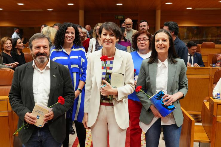 A líder do BNG, Ana Pontón (c), xunto a deputados do BNG durante a sesión de constitución do Parlamento de Galicia. Álvaro Ballesteros - Europa Press / Europa Press