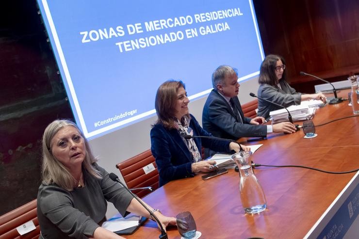 A vicepresidenta segunda e conselleira de Medio Ambiente, Territorio e Vivenda, Anxos Vázquez, participa no encontro sobre vivenda 'Declaración de zonas de mercado tensionado e os seus efectos'.. XUNTA 