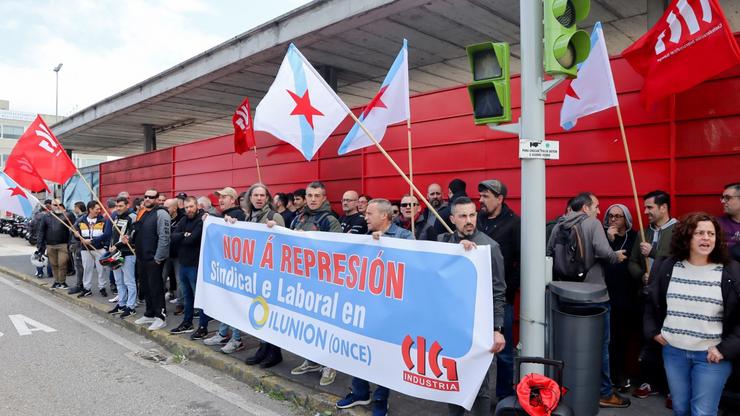 Concentración de delegados da CIG en Vigo en protesta pola "represión" en Ilunion, cuxo persoal traballa no sector de automoción, a 20 de marzo de 2024 / CIG INDUSTRIA