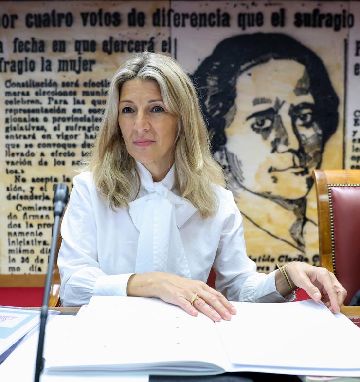 A vicepresidenta Segunda do Goberno e Ministra de Traballo e Economía Social, Yolanda Díaz, durante a Comisión de Traballo e Economía Social, no Congreso dos Deputados, a 12 de abril de 2024, en Madrid 