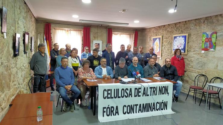 Denuncian que a consultora que desaconsellaba trasladar Ence de Lourizán a outro río aprobe Altri para o Ulla.  As Plataformas Ulloa Viva e en Defensa da Ría de Arousa animan á cidadanía para a presentar alegacións 