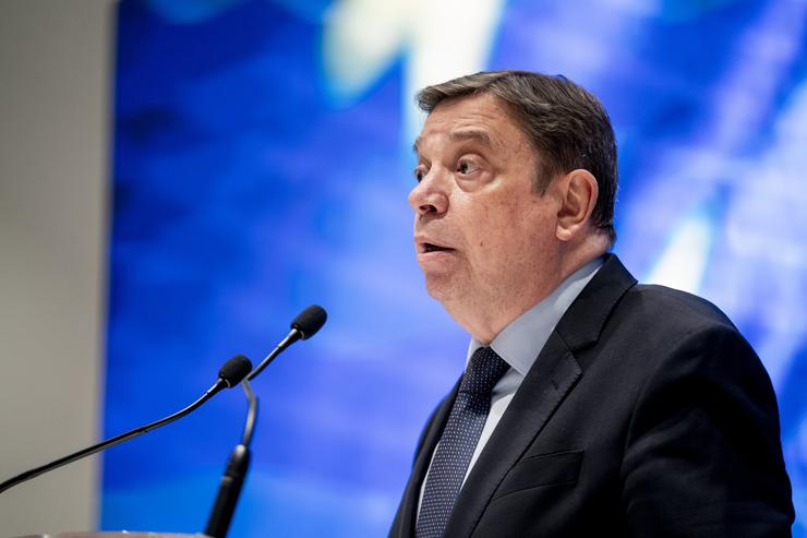 O ministro de Agricultura, Pesca e Alimentación, Luís Planas, durante unha rolda de prensa / A. Pérez Meca - Arquivo