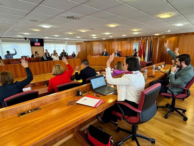 Os socialistas aproban no pleno de Vigo unha moción para instar á Xunta a financiar voos desde Peinador.. CONCELLO